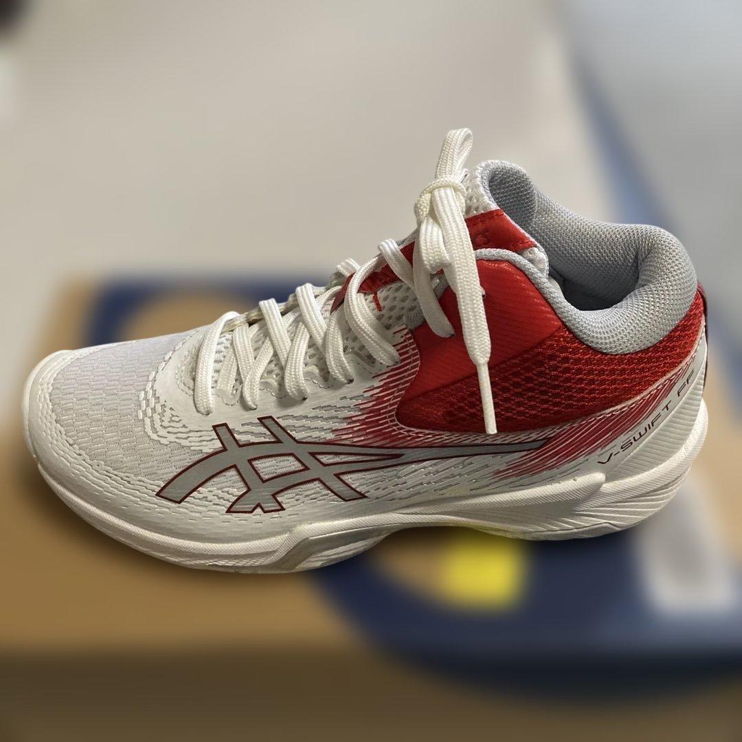 【M.N新品未使用】アシックスバレーボールシューズ24cm