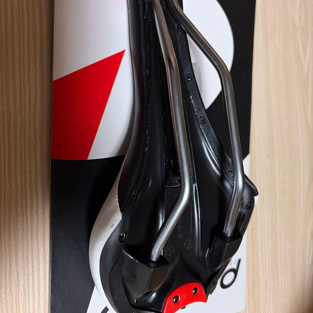 未使用prologo サドル