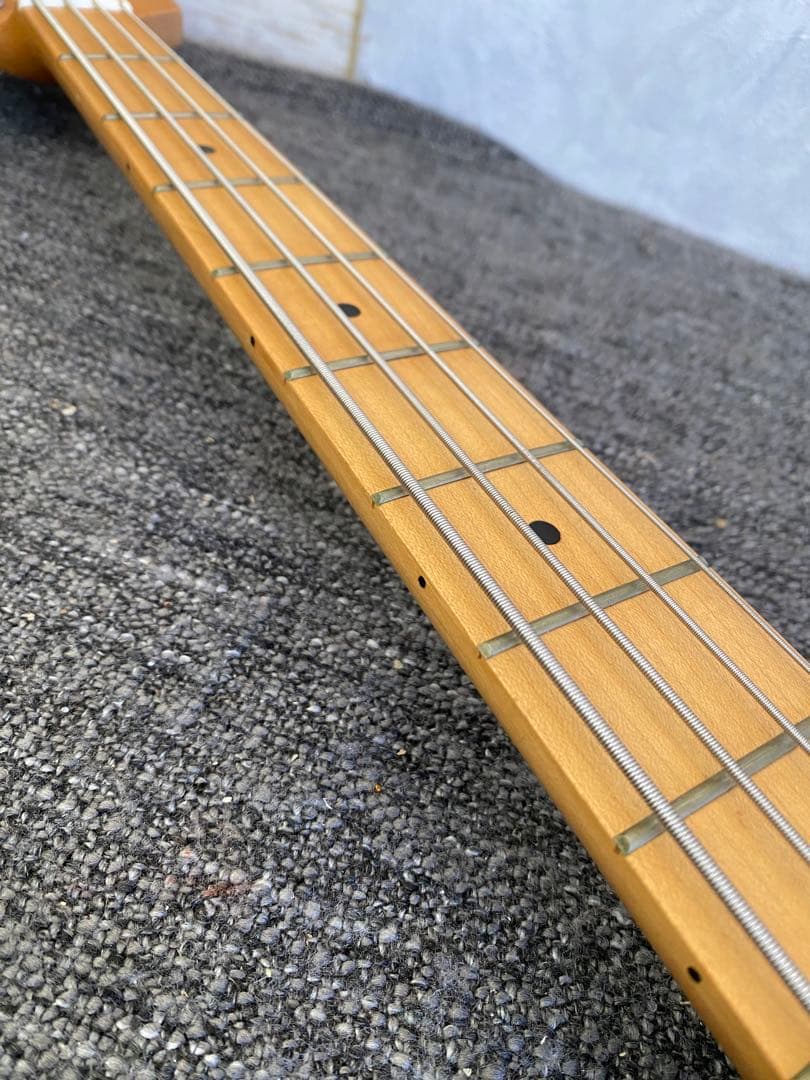 フォトジェニック　ベースギター