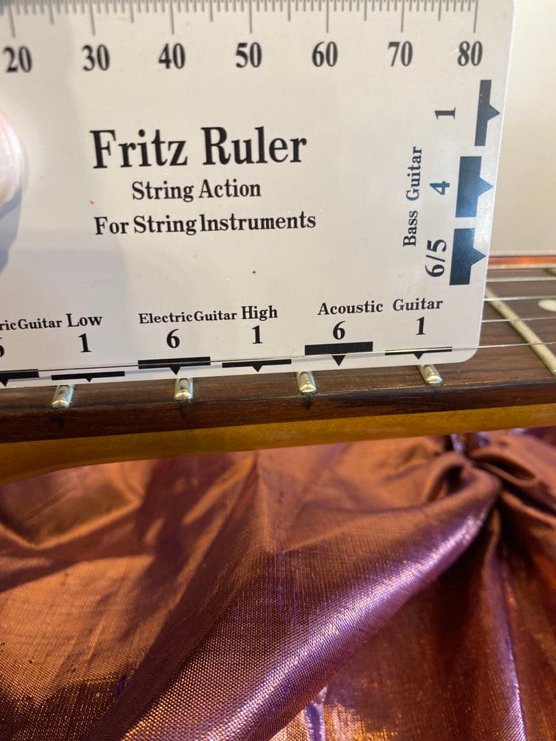 英国VINTAGE社ICONシリーズ v6スプラッター塗装ストラト