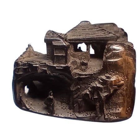 海松（黒珊瑚）彫 根付 「蓬莱山」神仙思想 銘有 破損無 超絶技巧名品