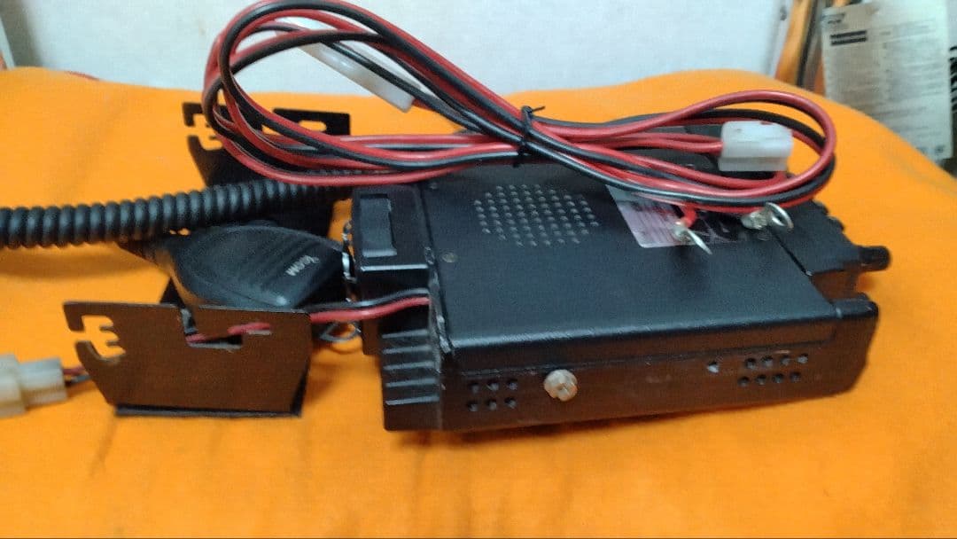 ICOM製144/430Mモービル機IC-208 20W機