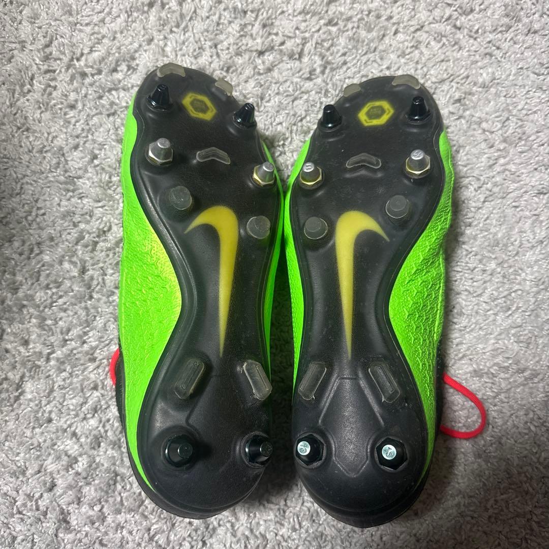 サッカースパイク NIKE ファントム SG