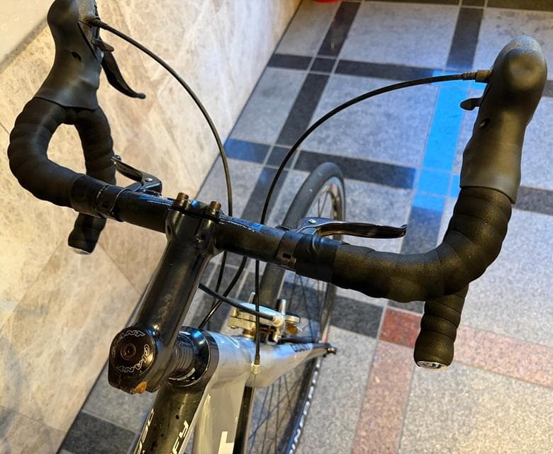 GIANT　DEFY3-ロードバイク-手渡しのみでお願いします。