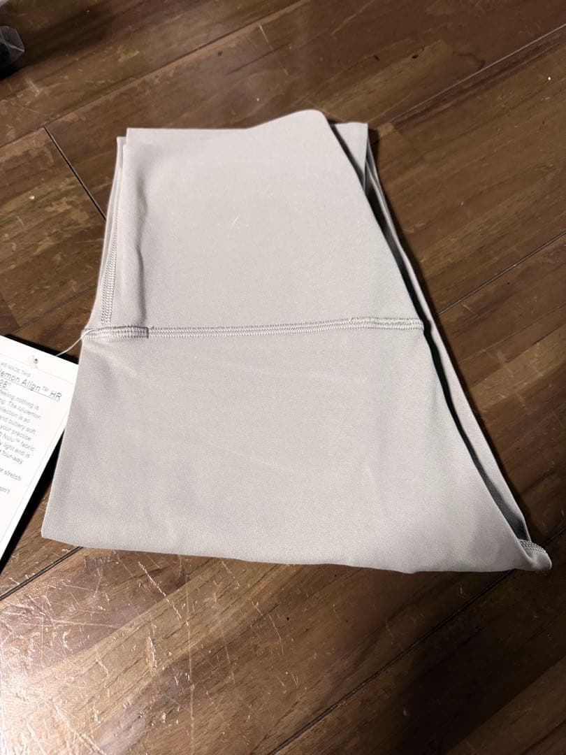 Lululemon 新品未使用　ハイウエスト ヨガパンツ ベージュ　サイズ4