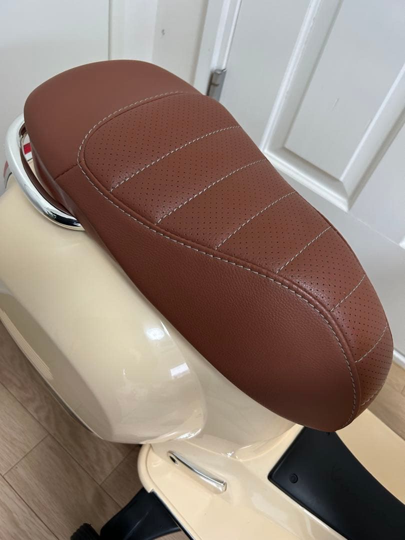 電動バイク ベスパ 子供用 乗用　補助輪付