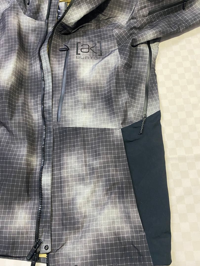 e886☆Burton[ak] ゴアテックススノーボードジャケット Lサイズ