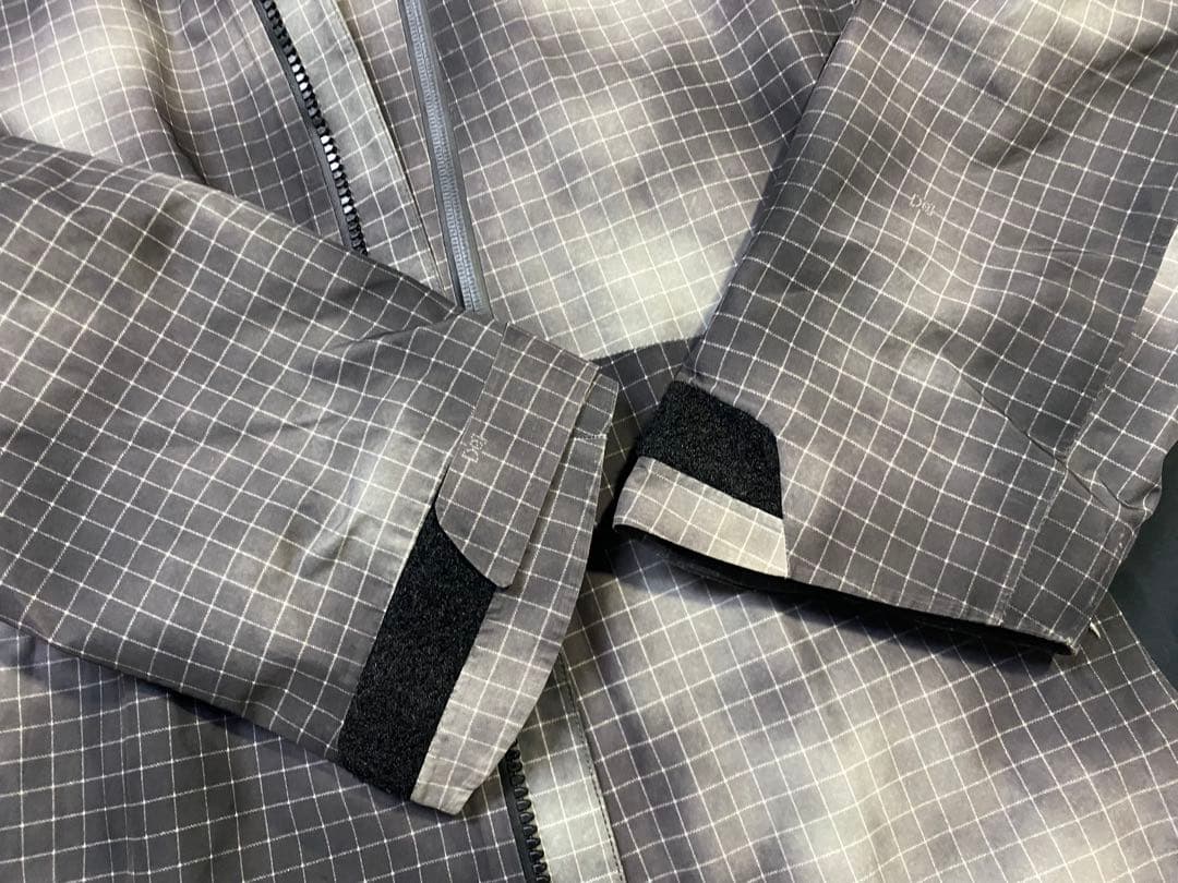 e886☆Burton[ak] ゴアテックススノーボードジャケット Lサイズ