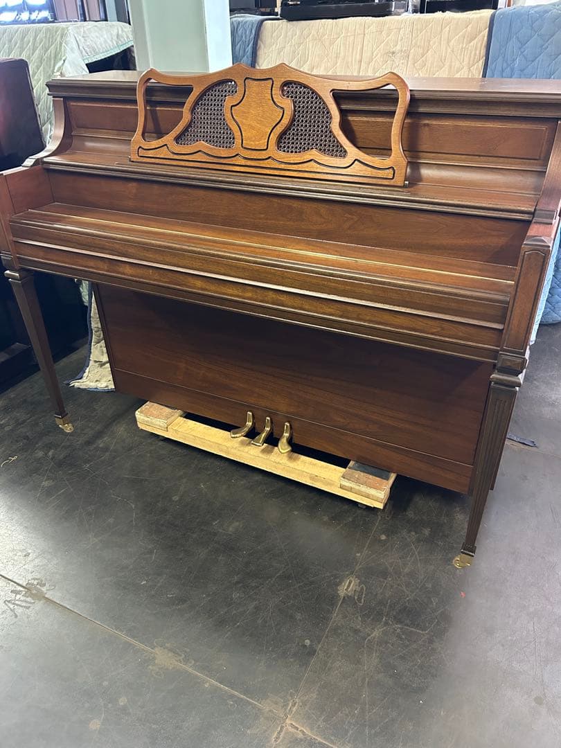 Yamaha アップライトピアノ 装飾付き