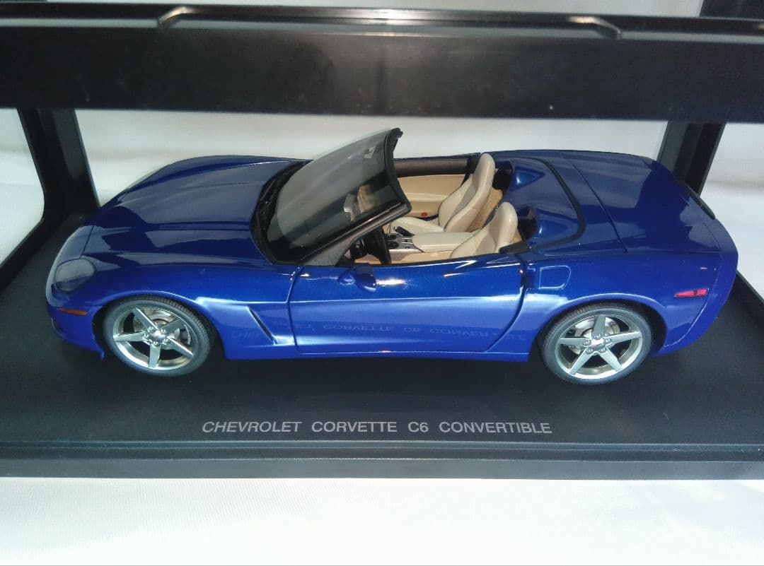 AUTOart 1/18 シボレー コルベット C6 コンバーチブル