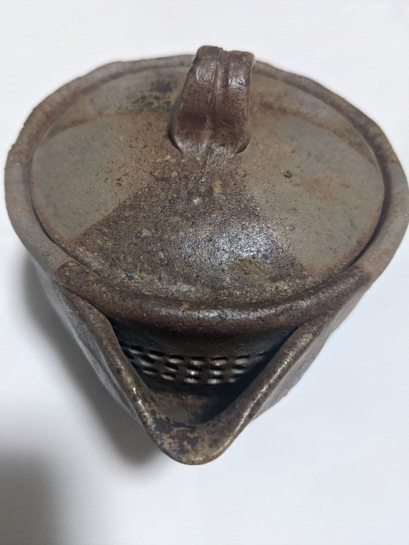 宝瓶（陶印あり）箱なし、説明書なし。