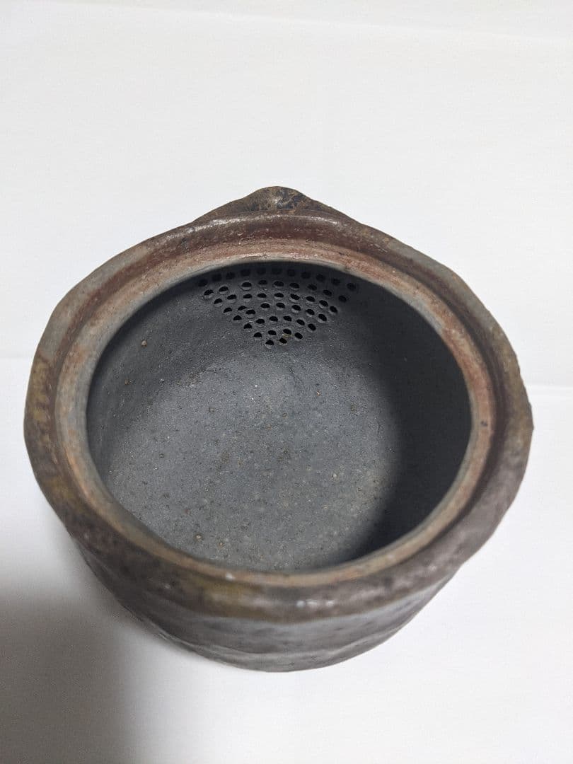 宝瓶（陶印あり）箱なし、説明書なし。