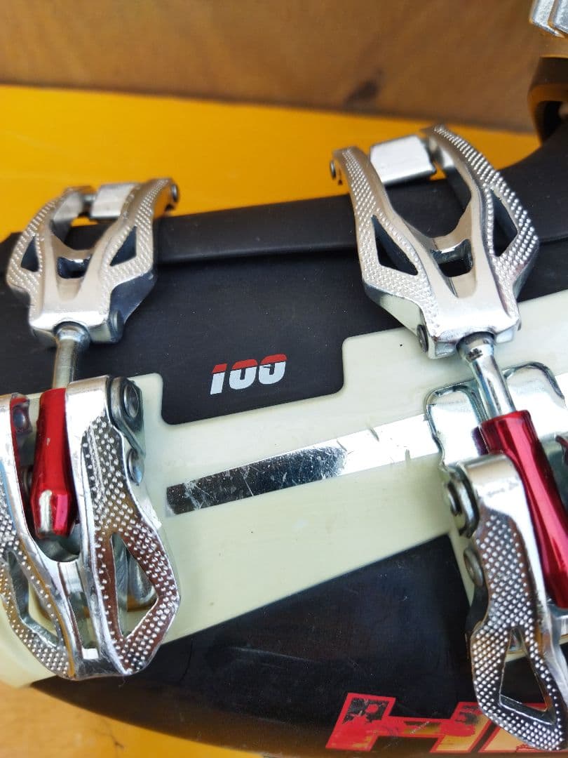 HEAD VECTOR VECTOR 100 男性用スキーブーツ　黒/白