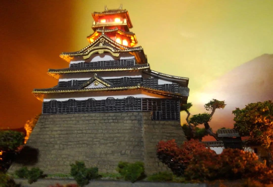 お城✨SP仕上げ✨秋の安土城✨プラモデル✨製作受付画像‼️