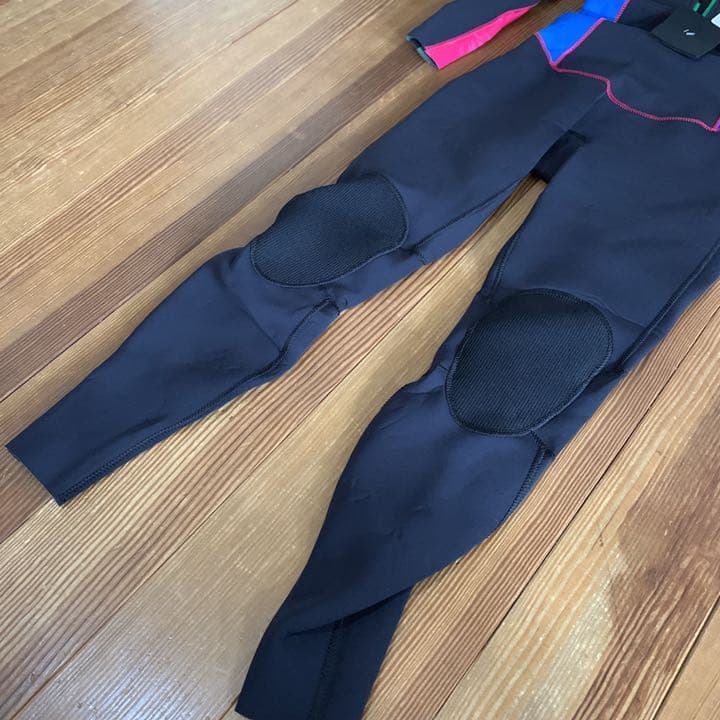 新品未使用　ロキシー ウエットスーツ 2/2MM フルスーツ M 水着