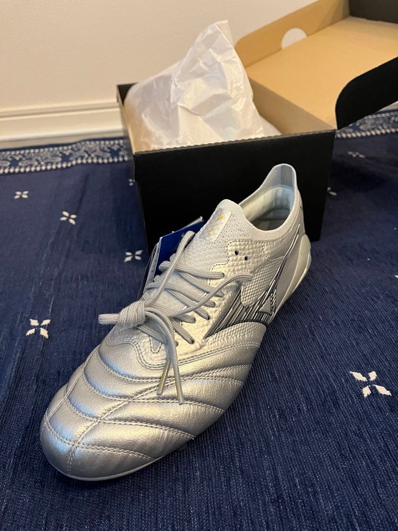 ［新品タグ付］限定カラー　ミズノ　モレリア NEO4β JAPAN 　25.5