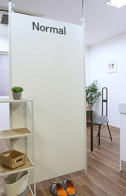 突っ張りホワイトパーテーション幅90cm本体用×2と幅65cm本体用×2