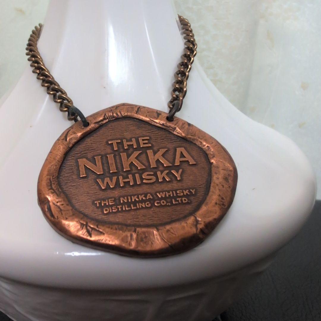 NIKKA ウイスキー　鶴 　陶器ボトル 銅製メダル付き