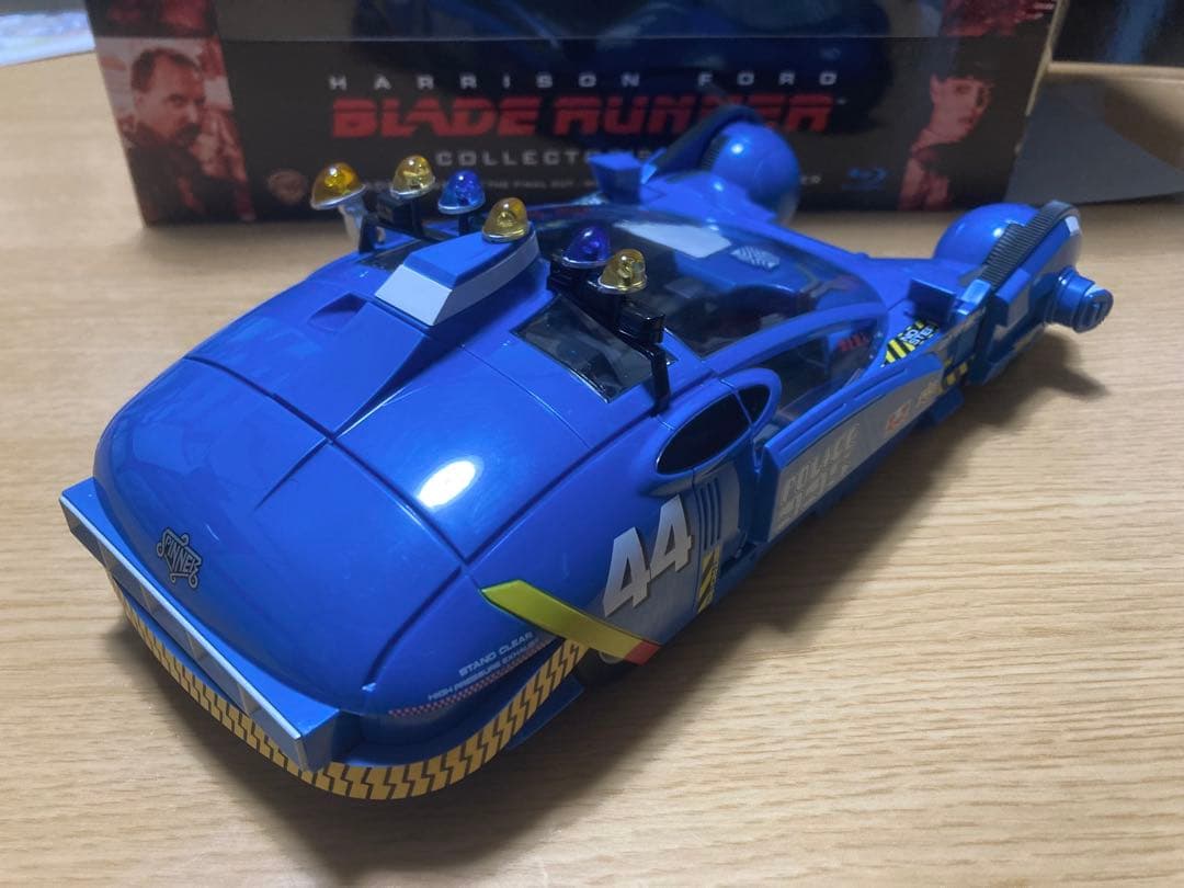 ブレードランナー『ポリススピナー』メディコムトイ製1/18 Blu-ray特典