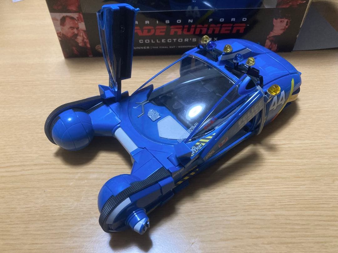 ブレードランナー『ポリススピナー』メディコムトイ製1/18 Blu-ray特典