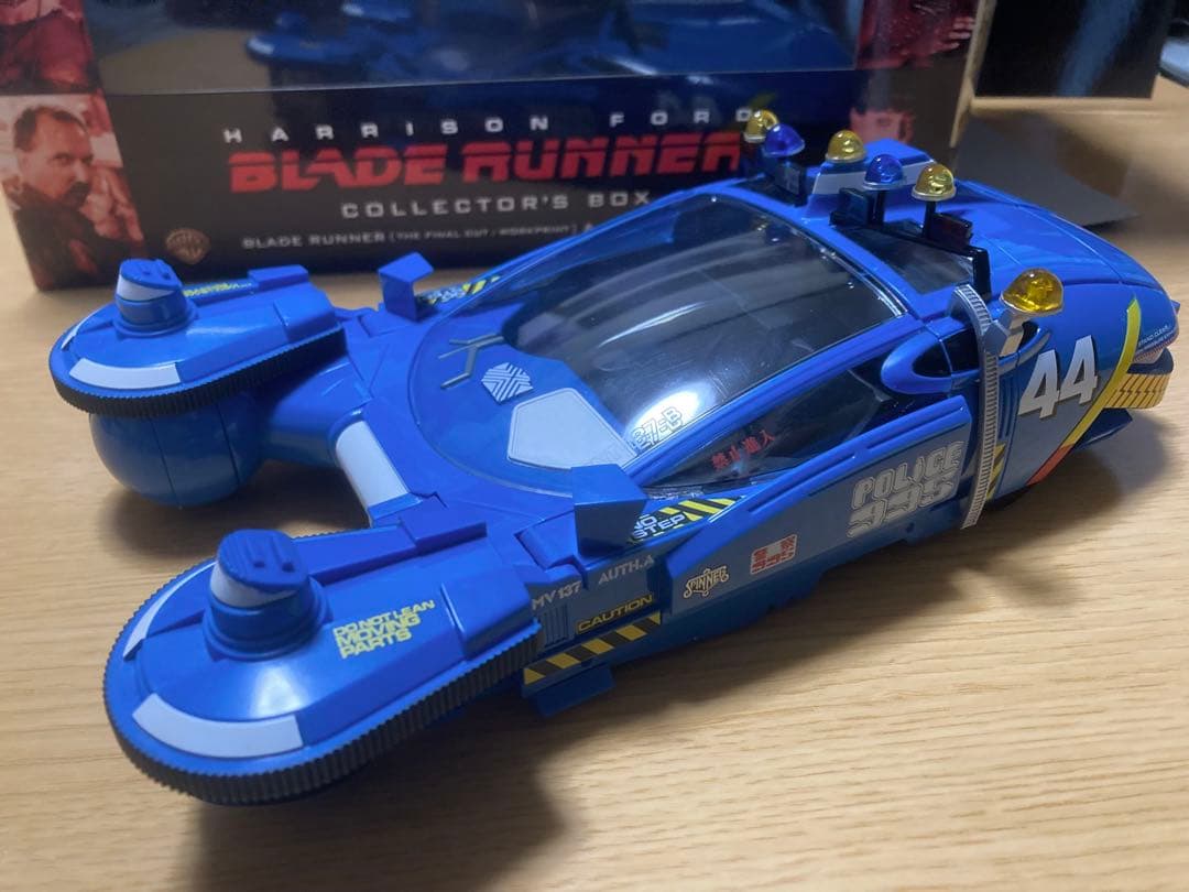 ブレードランナー『ポリススピナー』メディコムトイ製1/18 Blu-ray特典