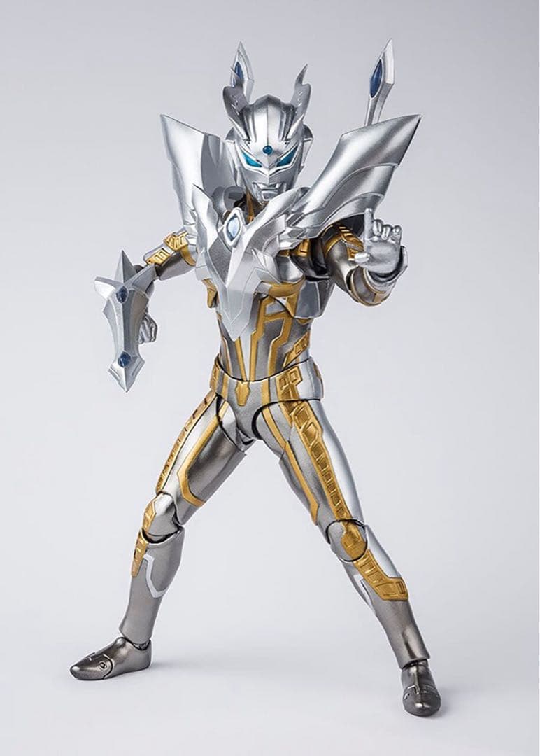 新品 S.H.Figuarts ウルティメイトシャイニングウルトラマンゼロ