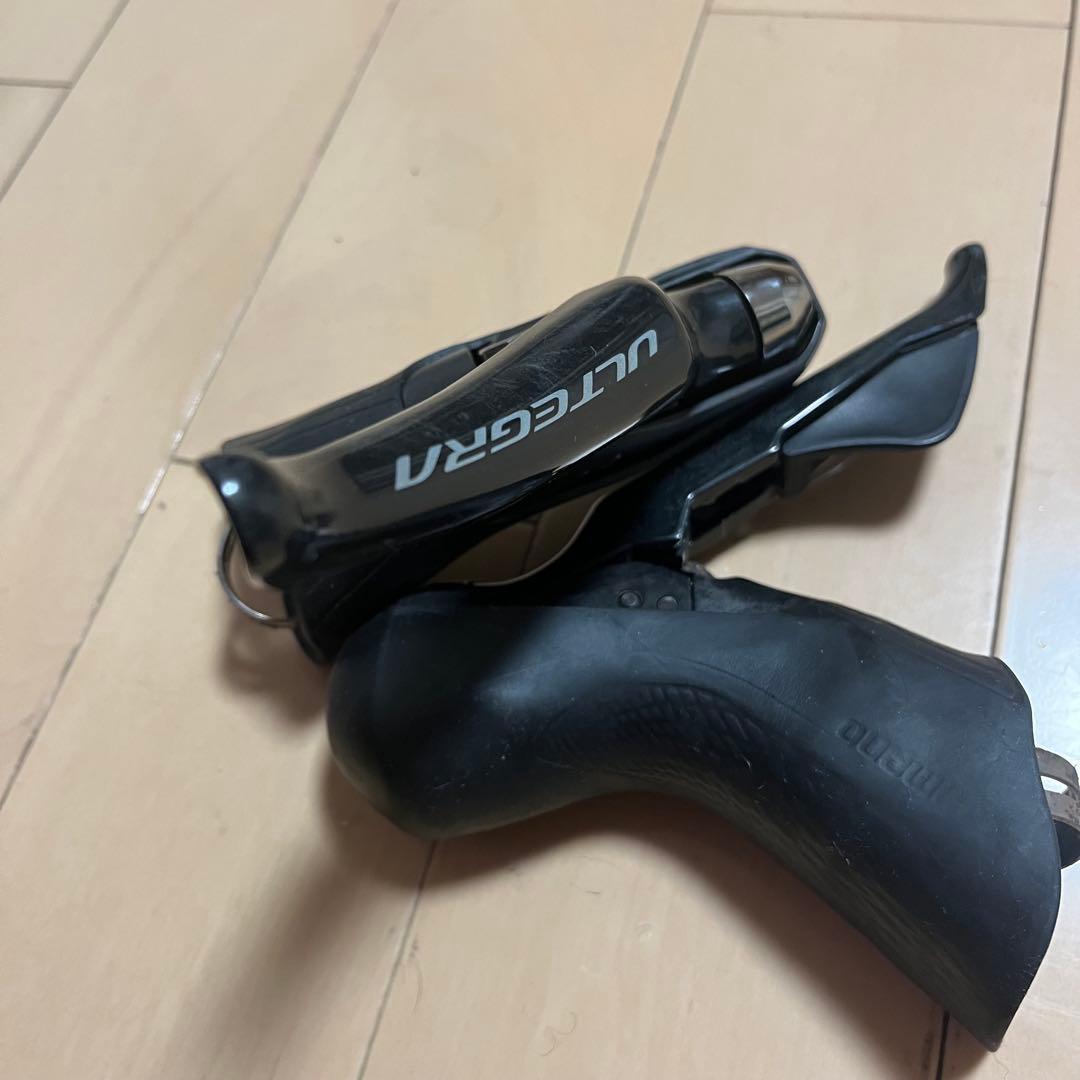 Shimano UltegraシフターST-R8020 油圧/ケーブル