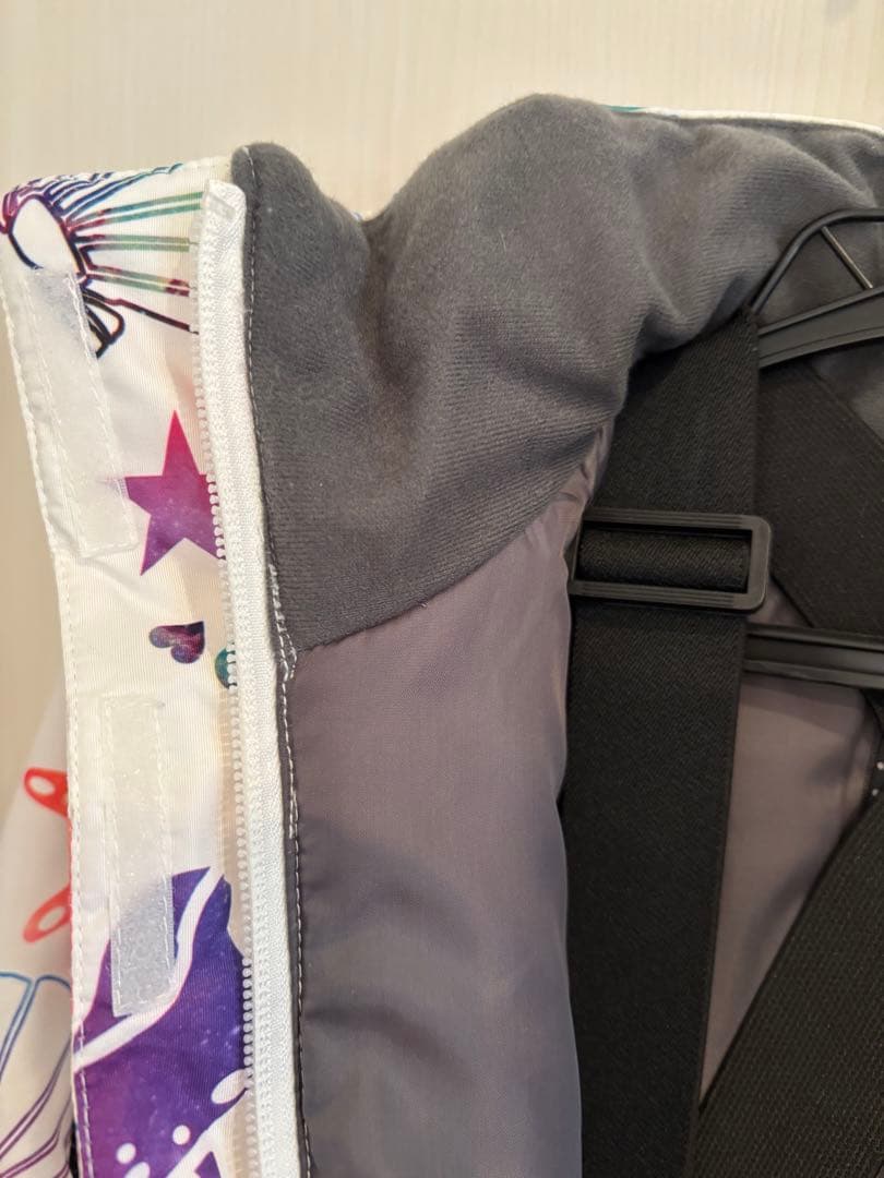 美品　キッズ　子ども用　スキーウェア 上下セット　140cm 女の子