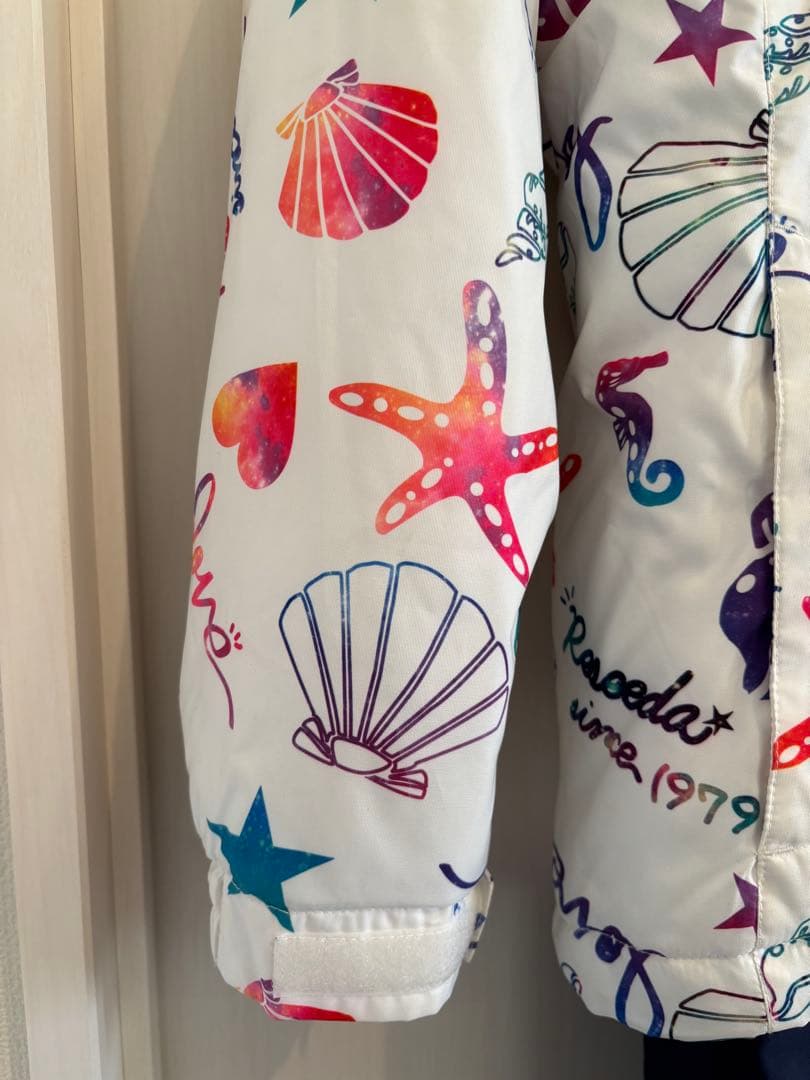 美品　キッズ　子ども用　スキーウェア 上下セット　140cm 女の子