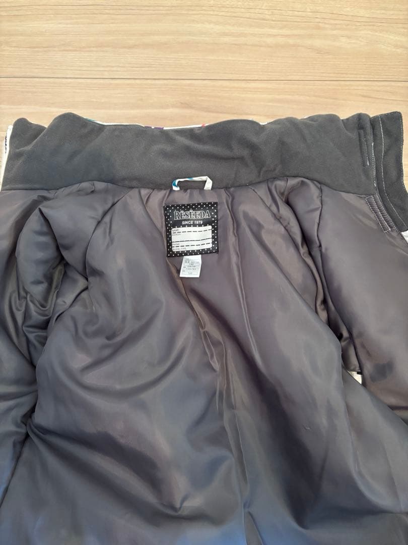 美品　キッズ　子ども用　スキーウェア 上下セット　140cm 女の子