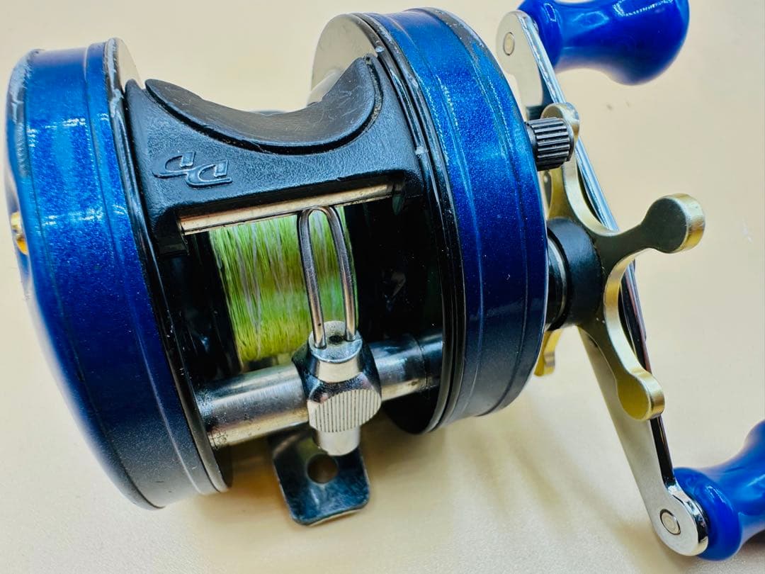 アブガルシア Ambassadeur 4601C DFL IAR（左ハンドル）青