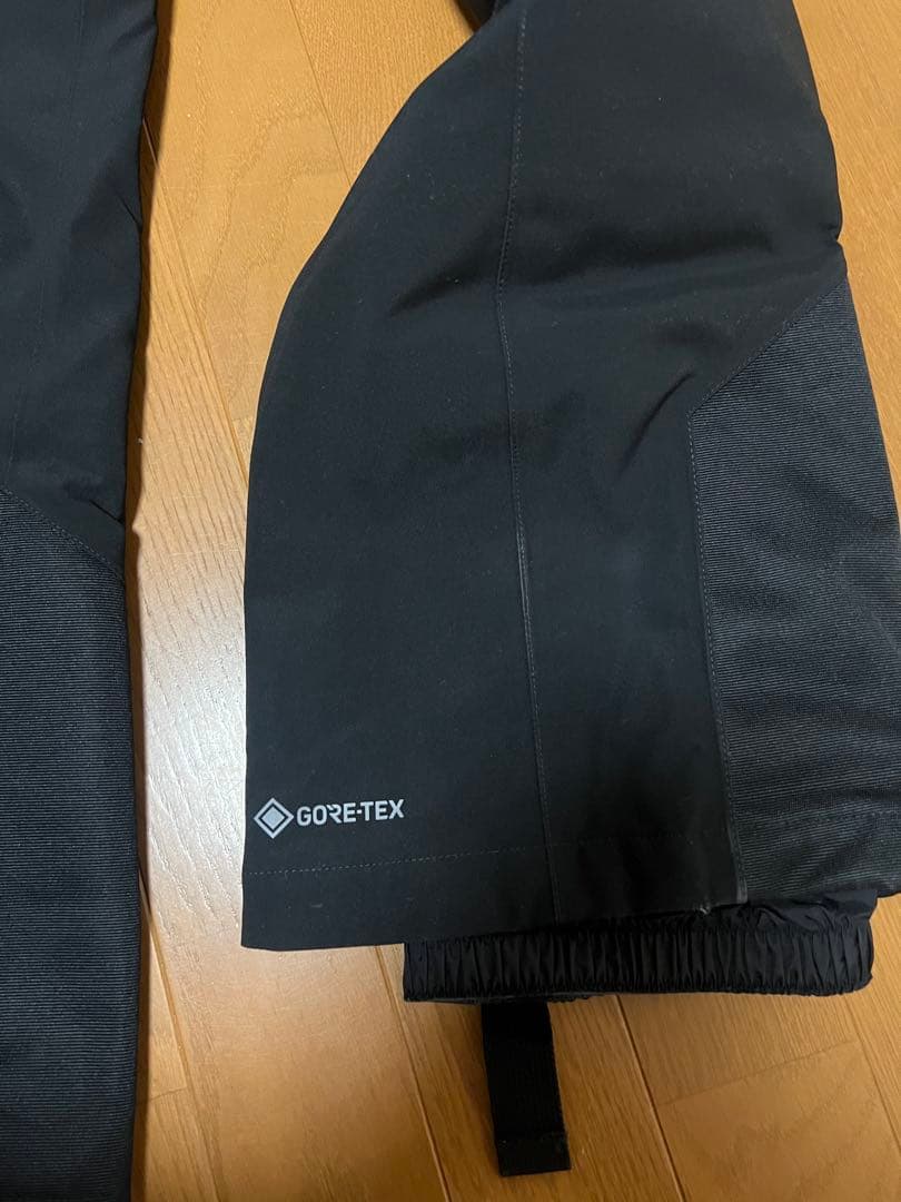 値下げしましたGORE-TEXスノーボードウェア サイズ10 パンツサイズ6-R