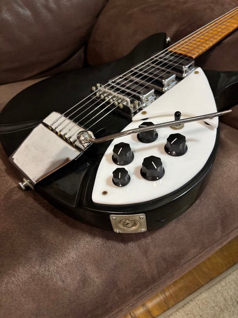 Rickenbacker 325タイプ　トレモロアーム