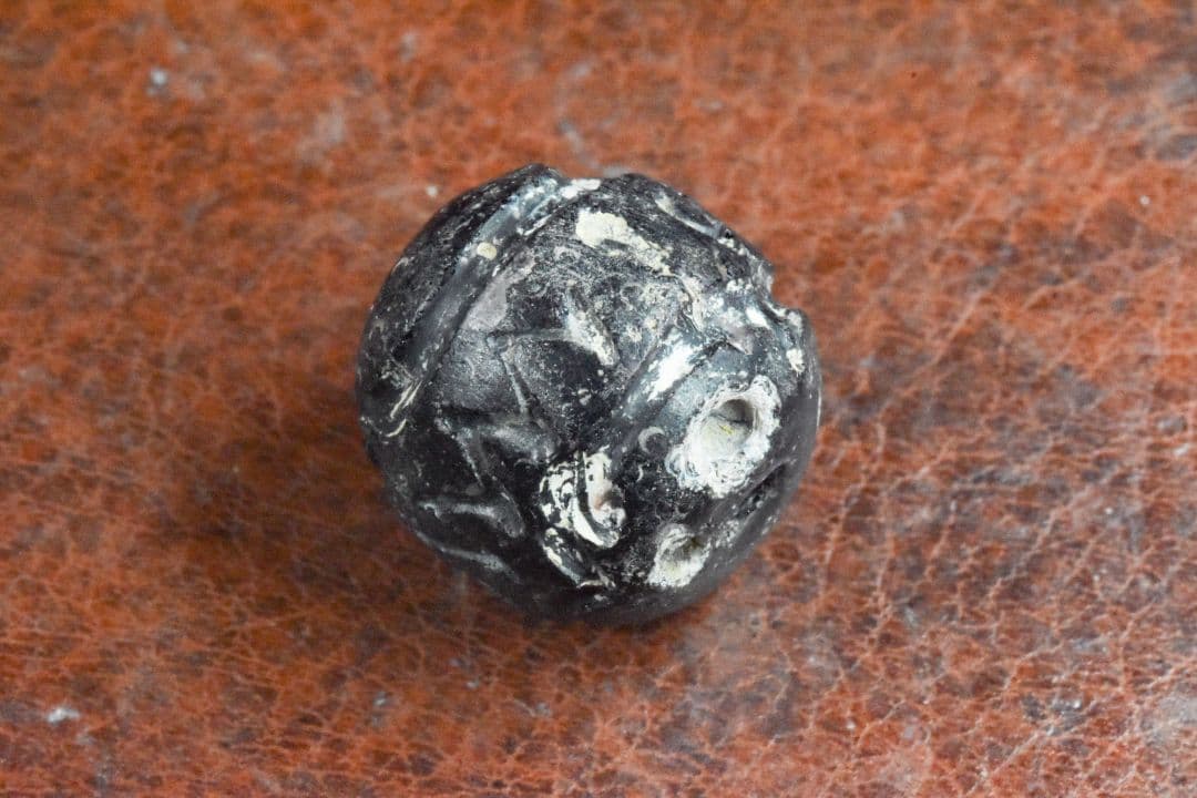 10世紀頃 アフガニスタン出土 黒いイスラムビーズ