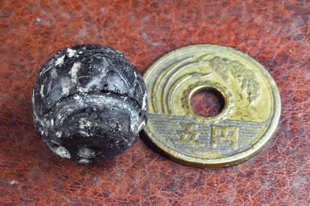 10世紀頃 アフガニスタン出土 黒いイスラムビーズ