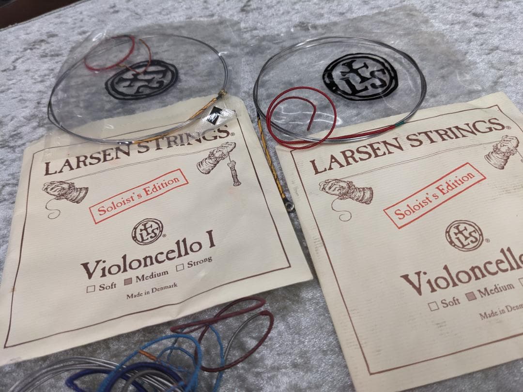 チェロ4/4弦　約１０本　ラーセンなど