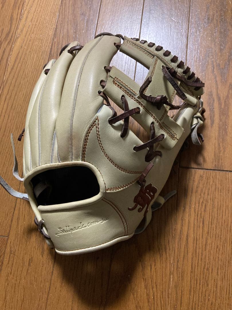 MIYAZAKI WAGYU JB 硬式グローブ クリーム色　28センチ