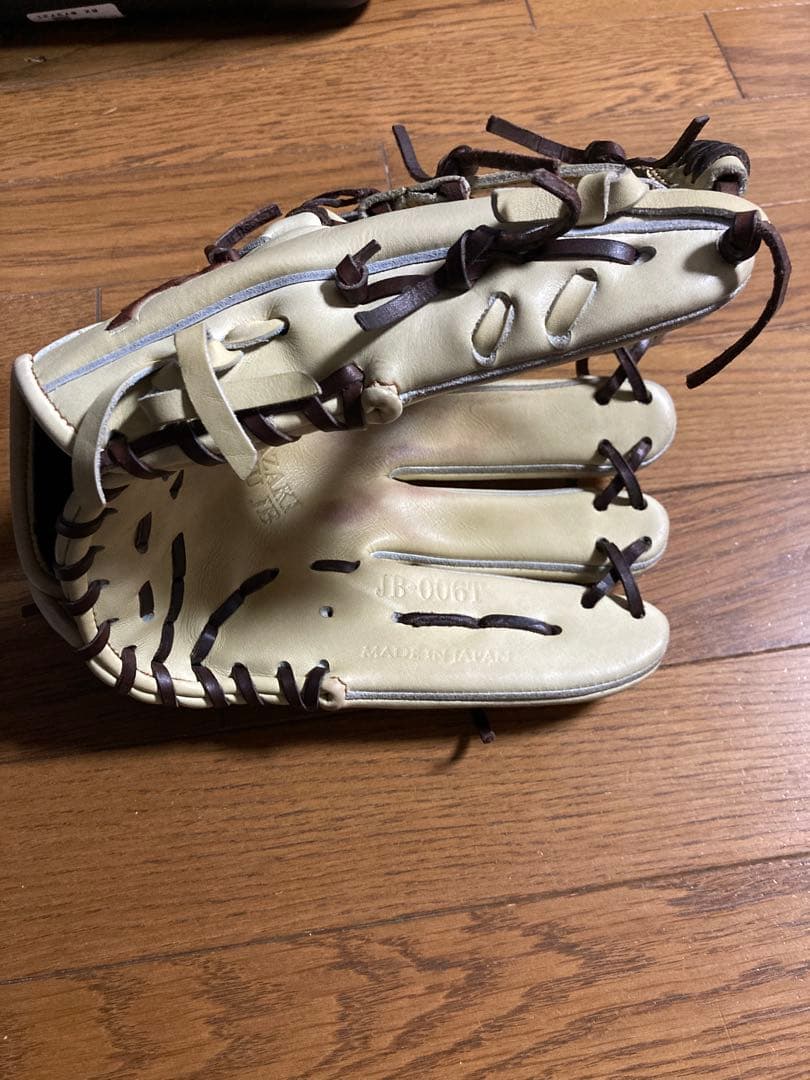 MIYAZAKI WAGYU JB 硬式グローブ クリーム色　28センチ