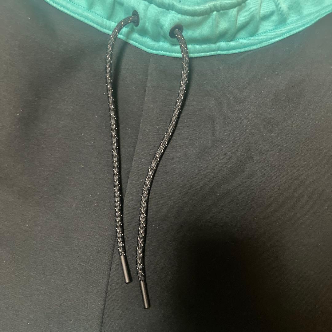 NIKEテックフリースティファニーブルー