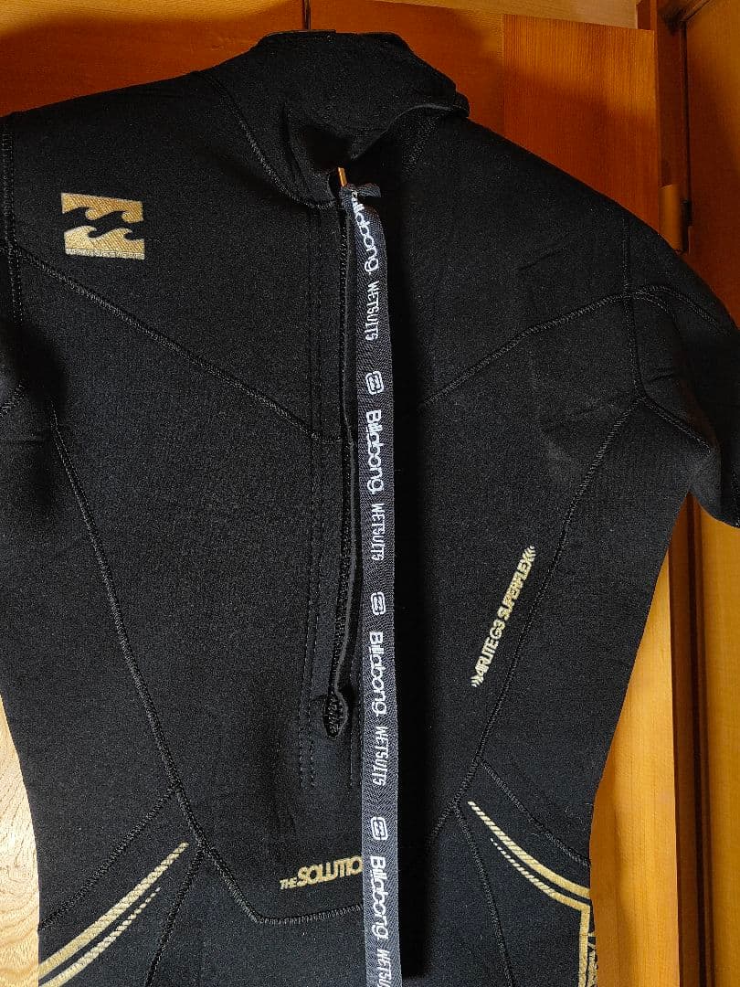 たー　　　　　　　　　　　　　　　　　　　　BILLABONG