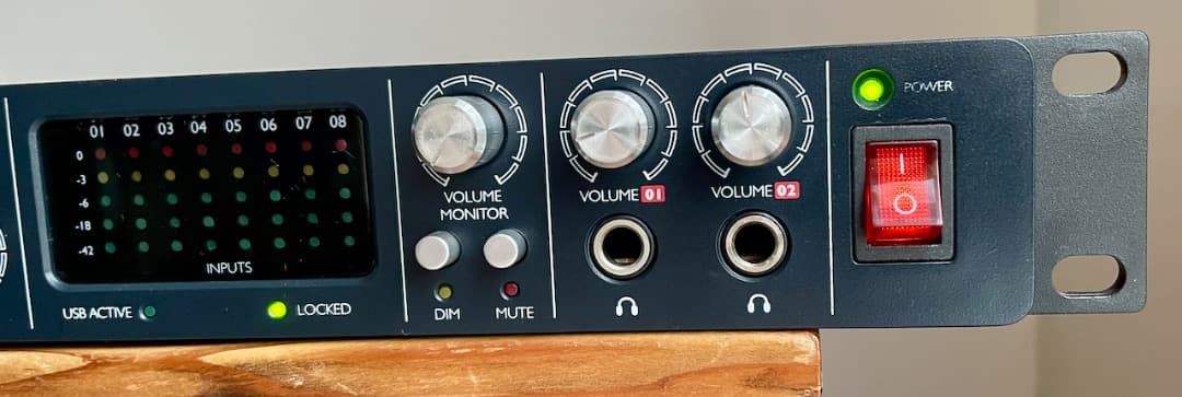 フォーカスライトScarlett 18i20 オーディオインターフェイス