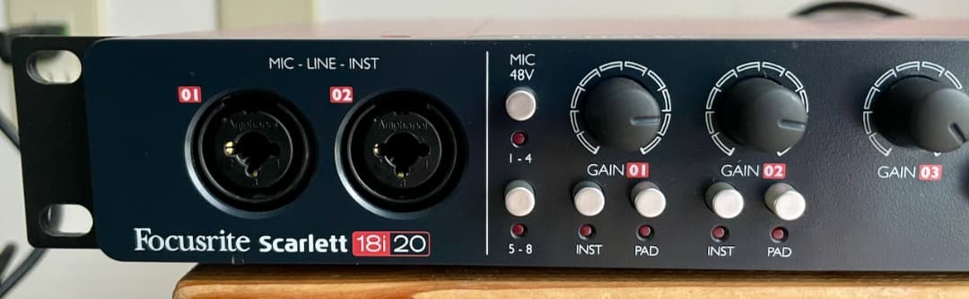 フォーカスライトScarlett 18i20 オーディオインターフェイス