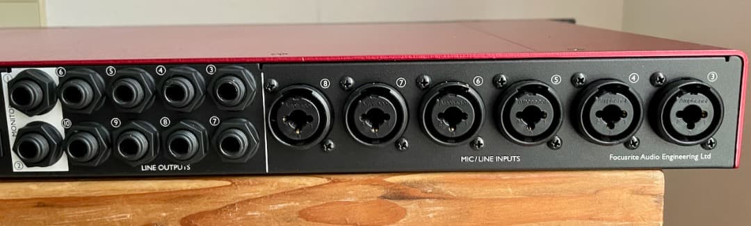 フォーカスライトScarlett 18i20 オーディオインターフェイス