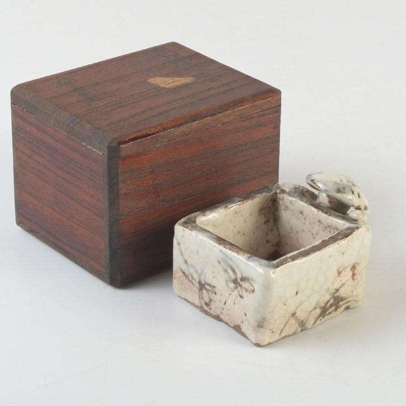 茶道具　志野焼　花草文　人物蓋置　時代箱　V　9876