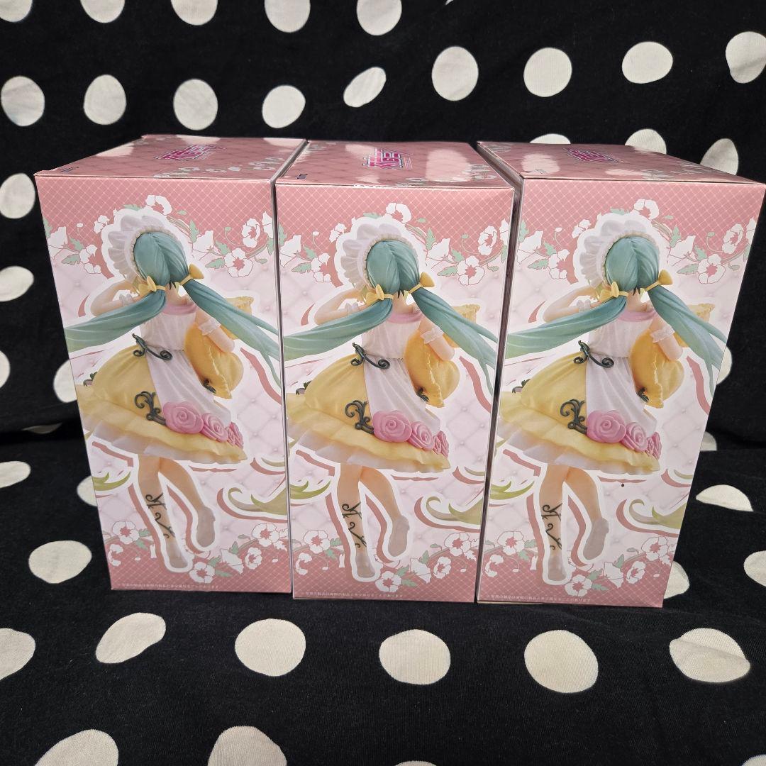 【初音ミク　Wonderland　眠れる森の美女　フィギュア】3点セット