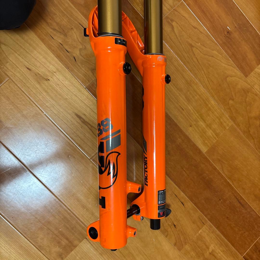 FOX 38 FACTORY 27.5インチ180mmストロークBoost
