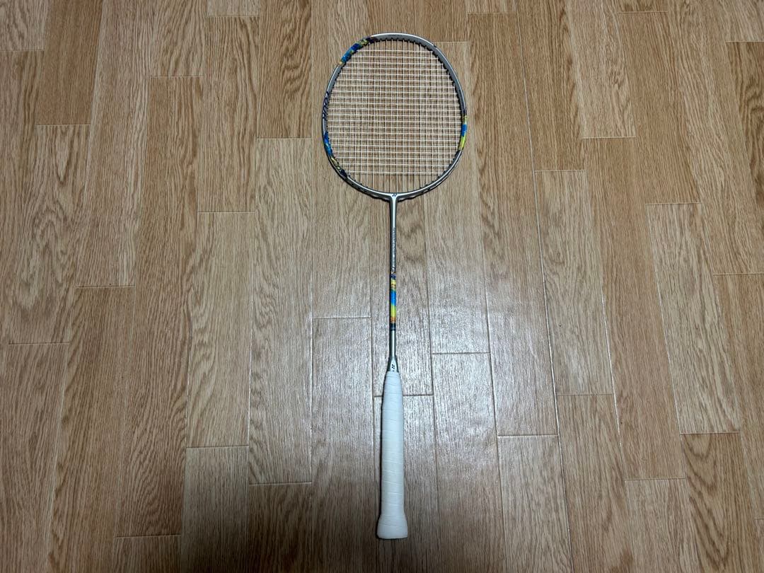 バドミントンラケット ナノフレア700ツアー