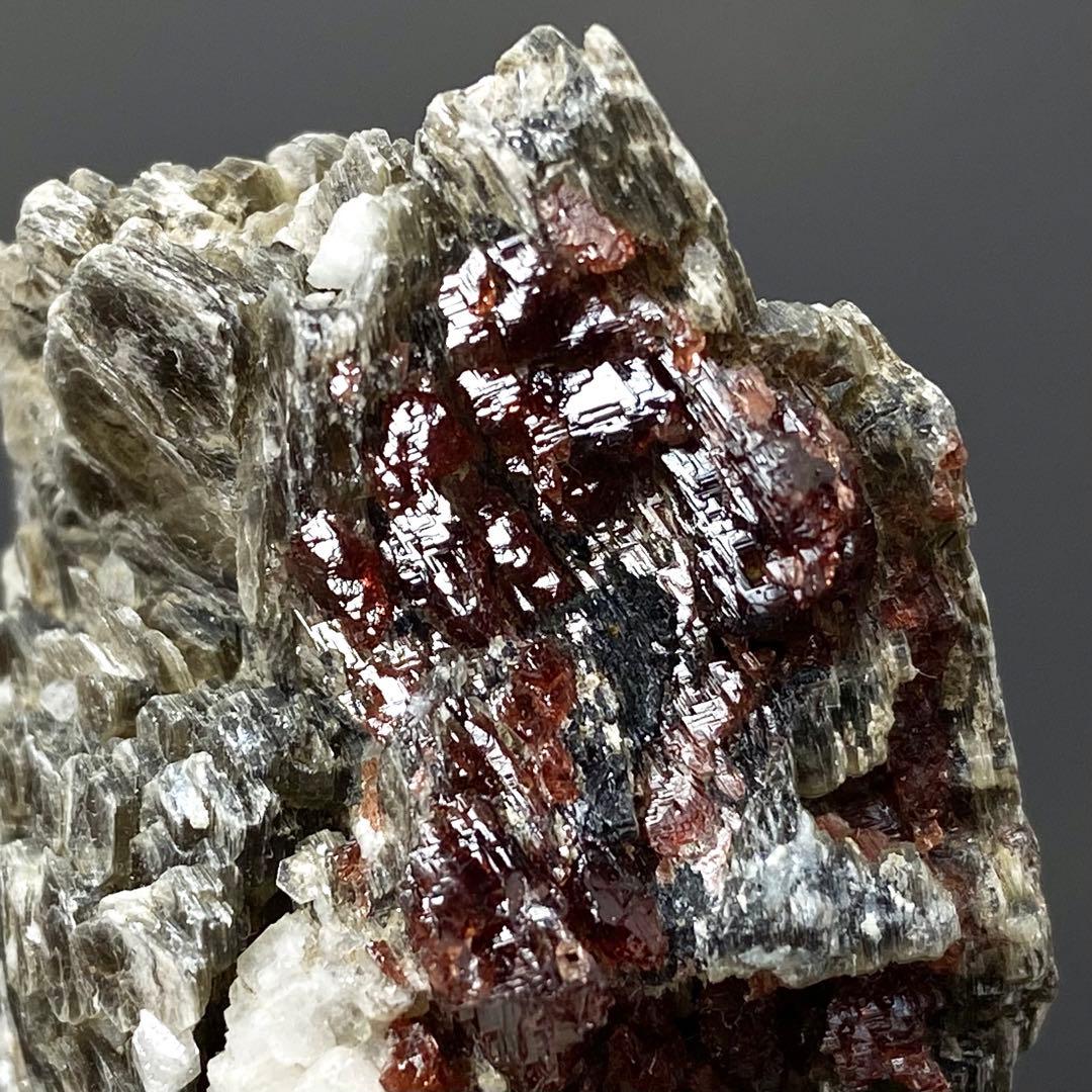 ガーネット　マイカ　アルバイト　ショール　鉱物標本　原石　天然石　ストーン