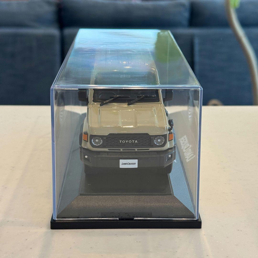 トヨタ ランドクルーザー70 ミニカー ディーラー特注品 (箱なし) おまけ付き