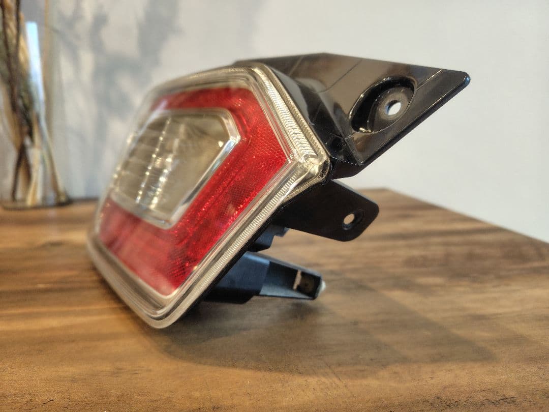 スズキ　ワゴンR 左テールランプ